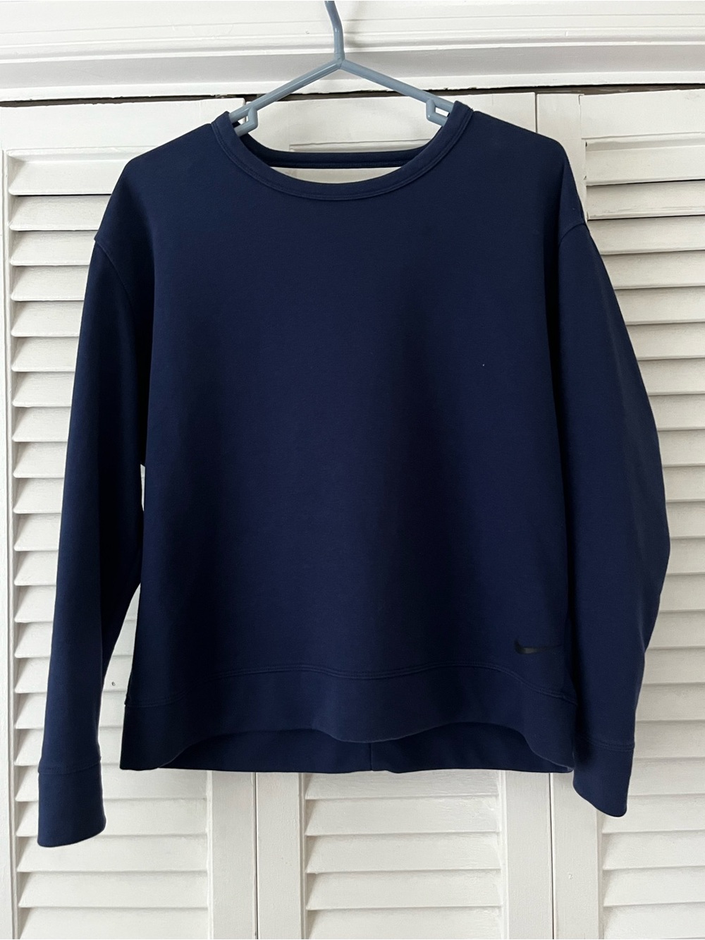Nike Women's Navy Pullover Crewneck Sweatshirt